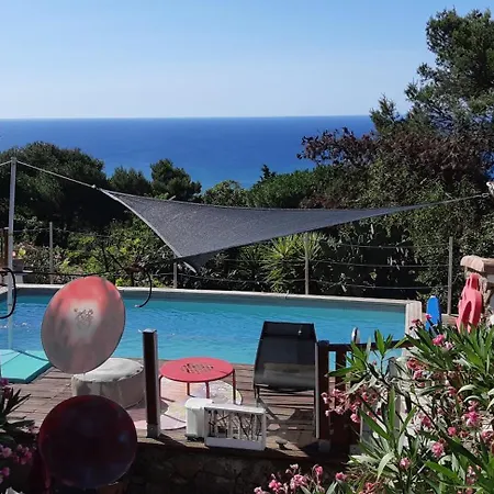 De Au Mont St Clair Vue Exceptionnelle Et Foret Terrasses, Piscine, Petanque, Solarium Prives *