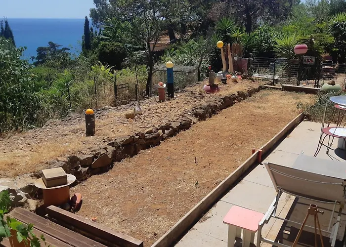 De Au Mont St Clair Vue Exceptionnelle Et Forêt Terrasses, Piscine, Pétanque, Solarium Privés